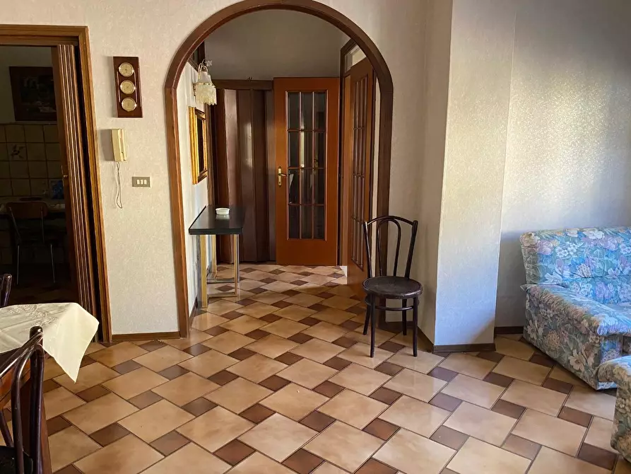 Immagine 5 di Villa in vendita  a Viareggio