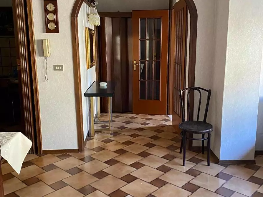 Immagine 4 di Villa in vendita  a Viareggio