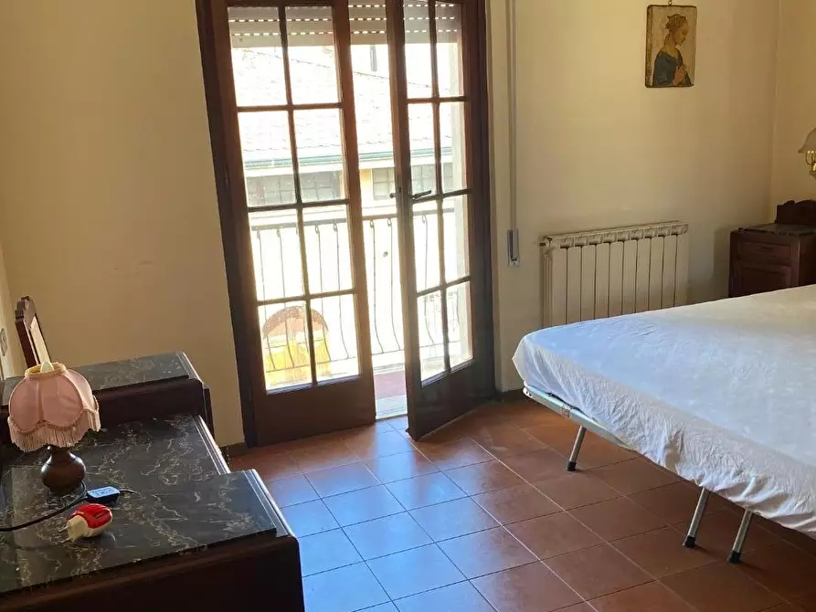 Immagine 11 di Villa in vendita  a Viareggio