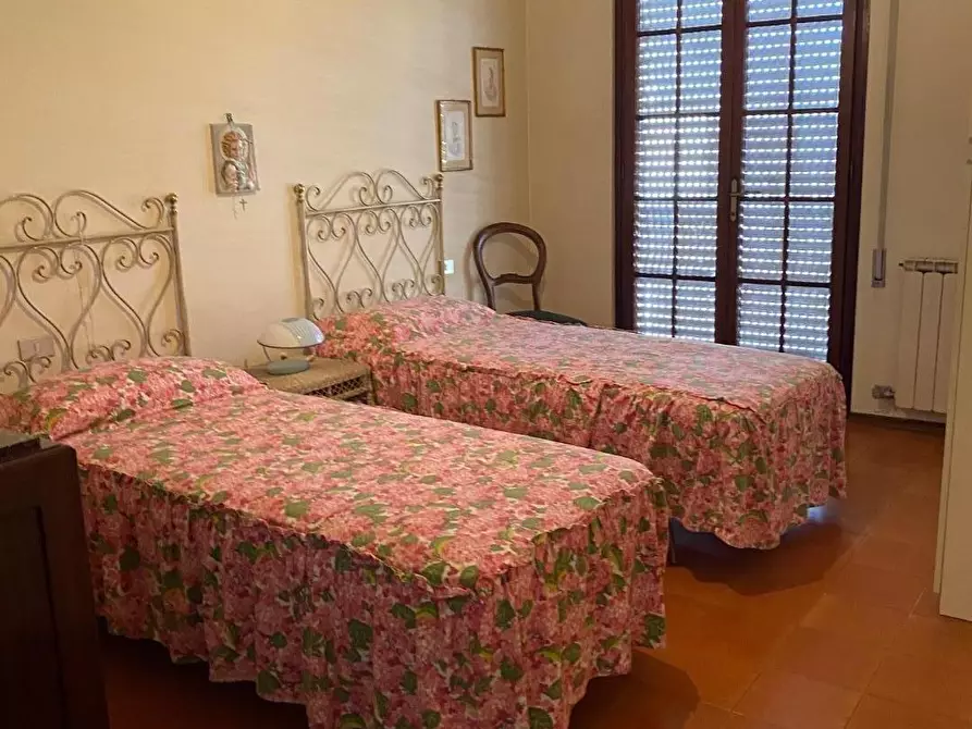 Immagine 19 di Villa in vendita  a Viareggio