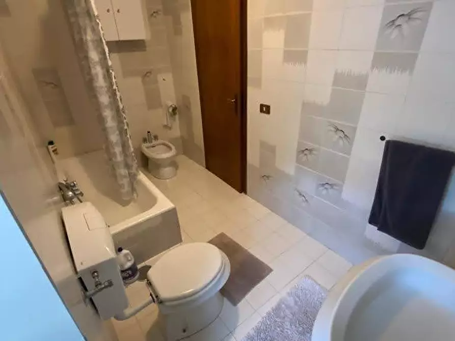 Immagine 9 di Appartamento in vendita  a Massa