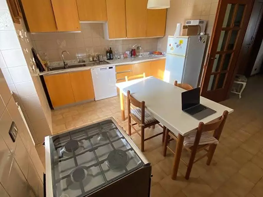 Immagine 2 di Appartamento in vendita  a Massa