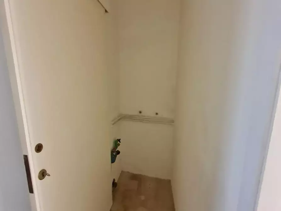 Immagine 8 di Locale commerciale in affitto  a Capannoli