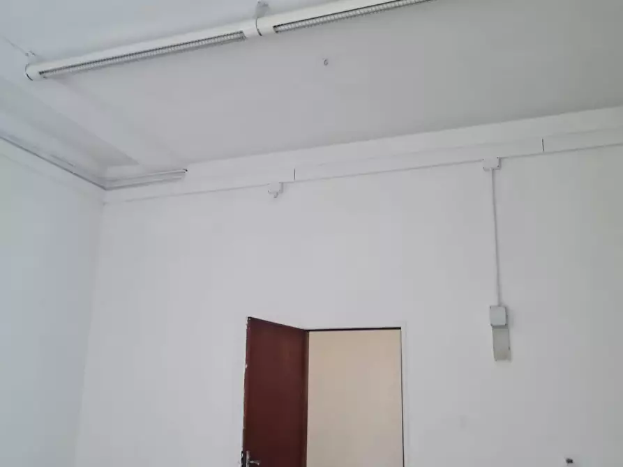 Immagine 5 di Locale commerciale in affitto  a Capannoli