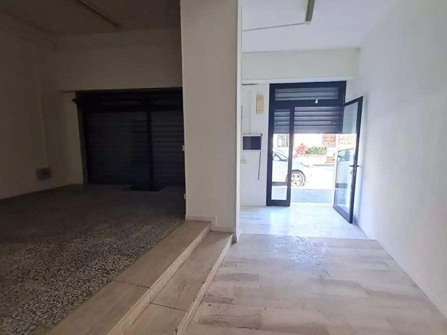 Immagine 4 di Locale commerciale in affitto  a Capannoli