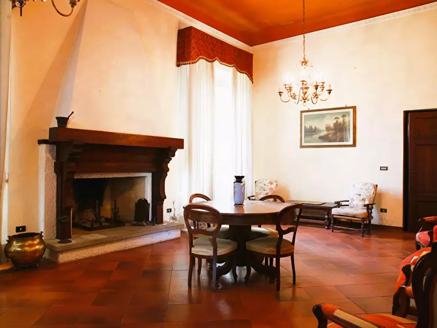 Immagine 2 di Immobile di prestigio in vendita  a Lucca