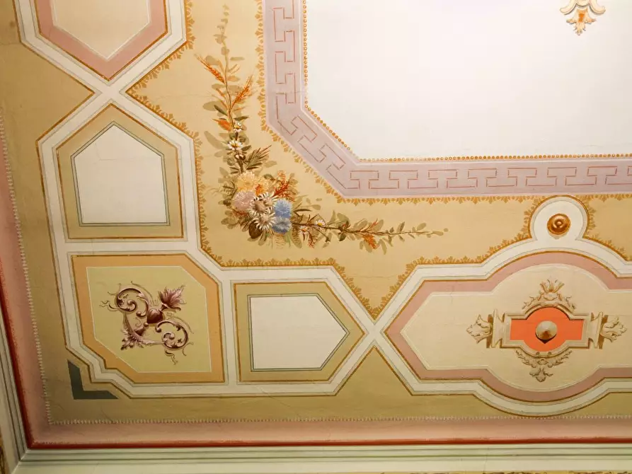 Immagine 26 di Immobile di prestigio in vendita  a Lucca