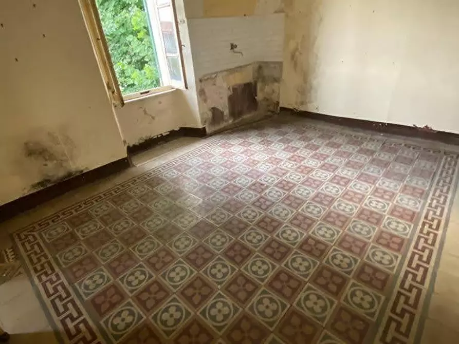 Immagine 7 di Appartamento in vendita  a Massa