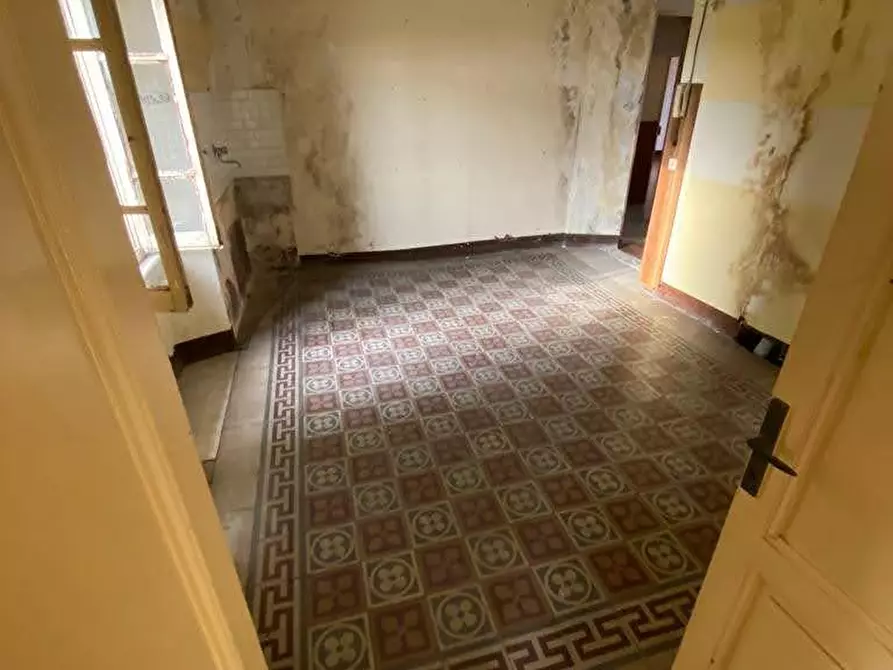 Immagine 5 di Appartamento in vendita  a Massa