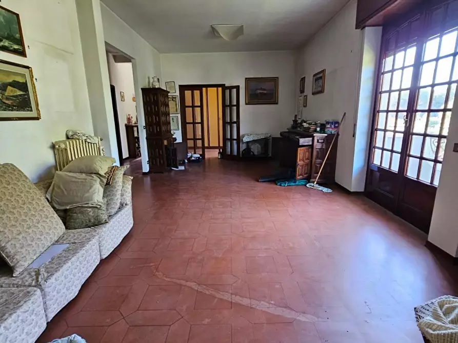 Immagine 4 di Appartamento in vendita  a Carrara