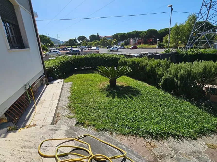 Immagine 23 di Appartamento in vendita  a Carrara