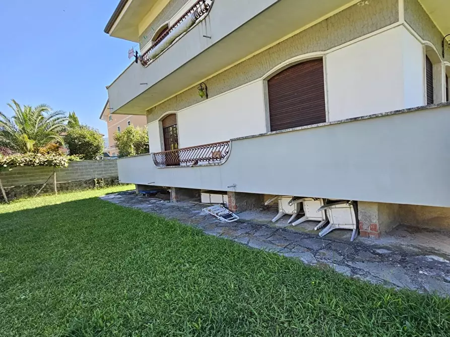 Immagine 24 di Appartamento in vendita  a Carrara