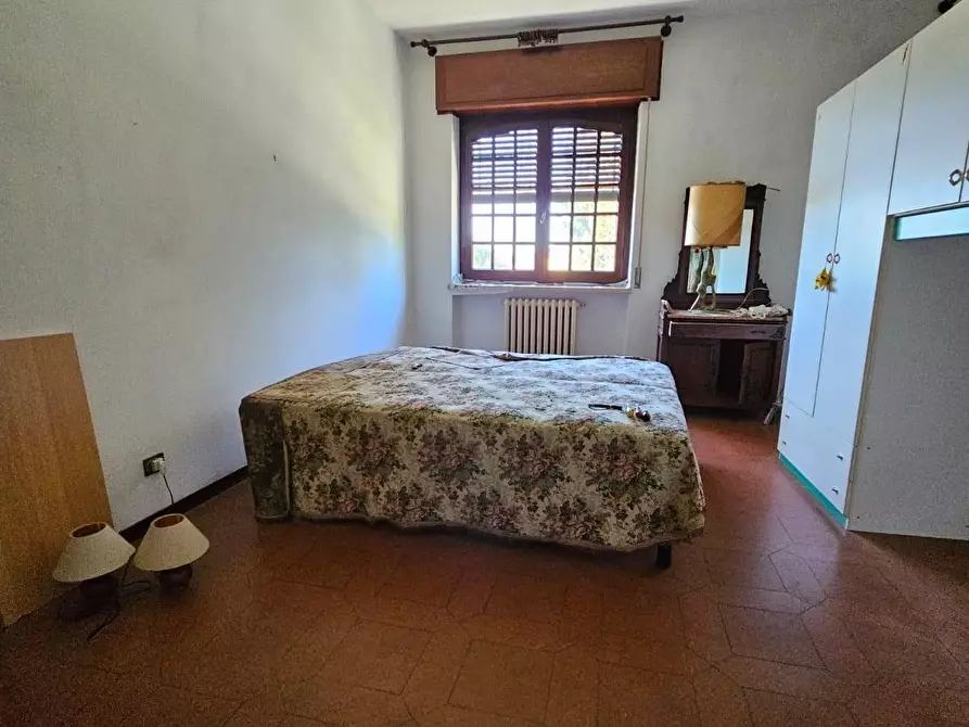 Immagine 5 di Appartamento in vendita  a Carrara