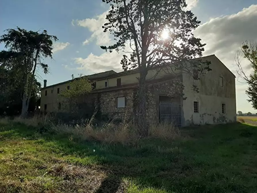Immagine 10 di Rustico / casale in vendita  a Rosignano Marittimo