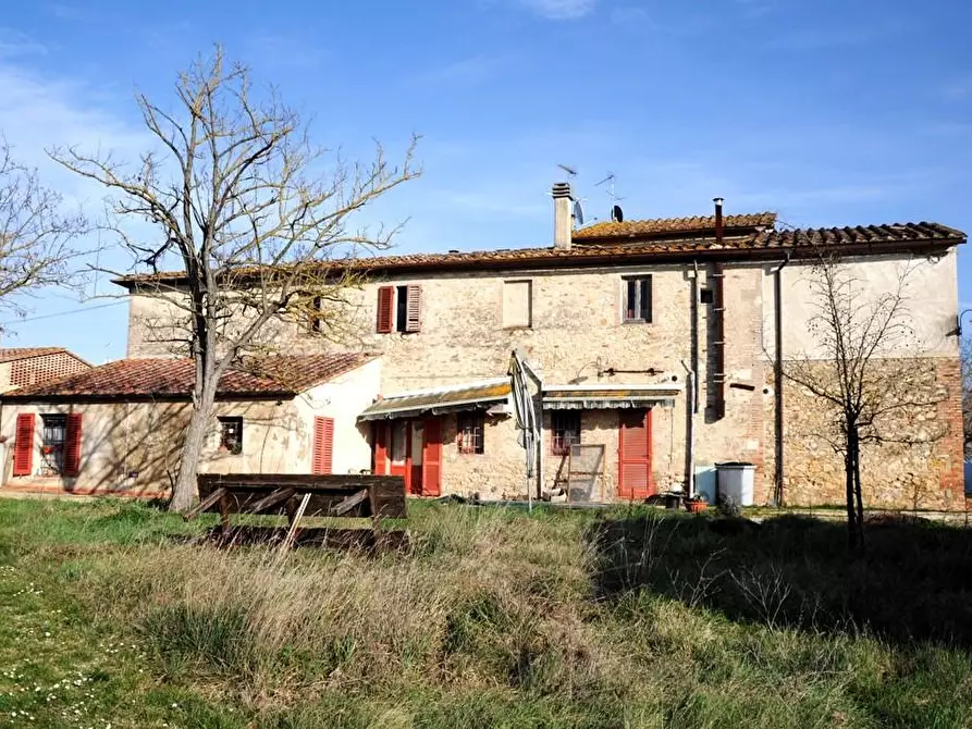 Immagine 1 di Casa colonica in vendita  a Monteriggioni