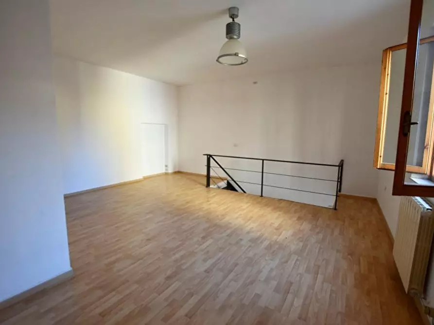 Immagine 5 di Ufficio in affitto  a Pontedera