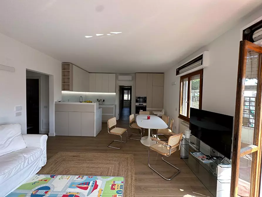 Immagine 2 di Mansarda in affitto  a Forte Dei Marmi