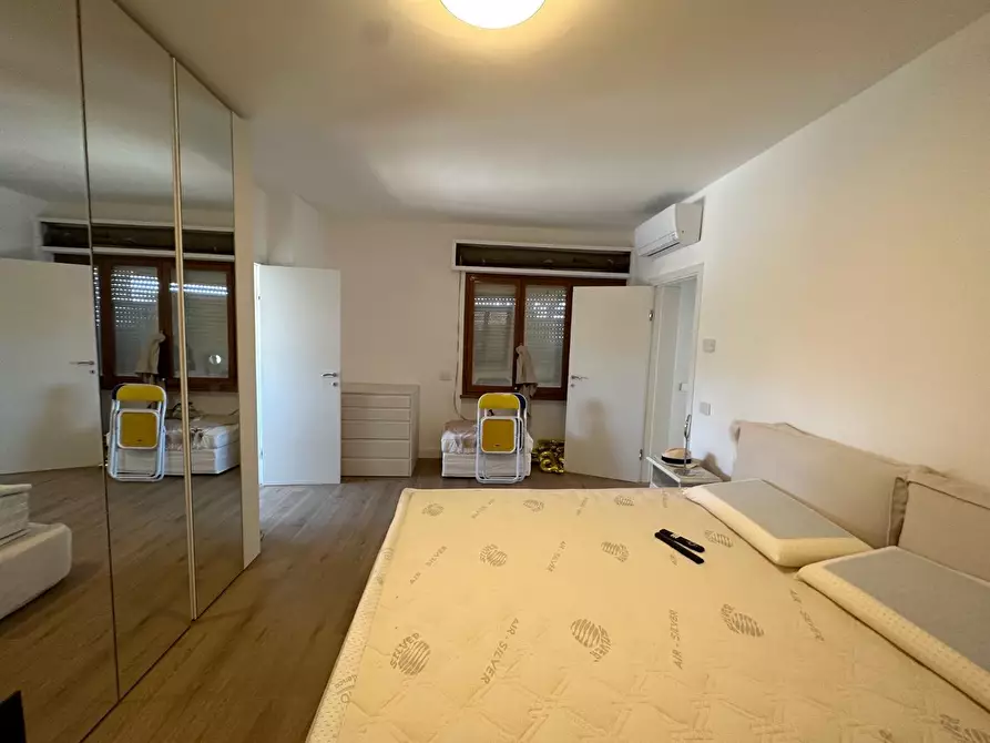 Immagine 21 di Mansarda in affitto  a Forte Dei Marmi