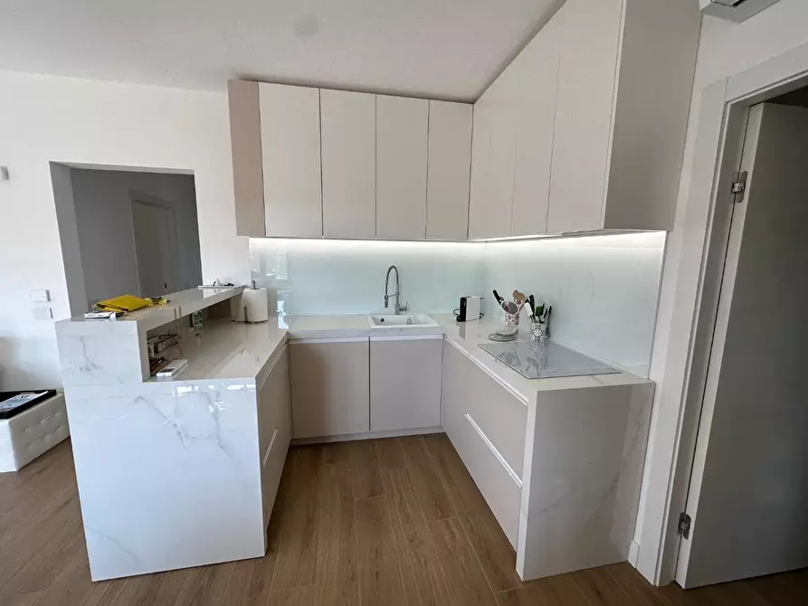 Immagine 19 di Mansarda in affitto  a Forte Dei Marmi