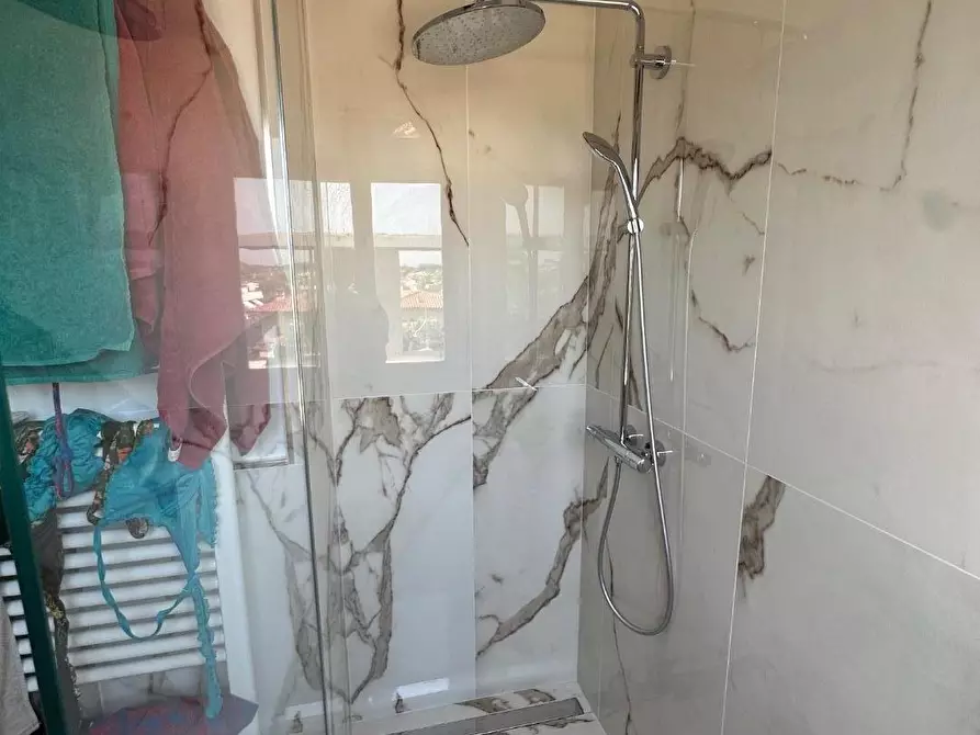 Immagine 23 di Mansarda in affitto  a Forte Dei Marmi