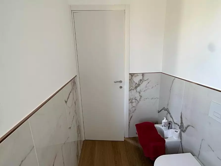 Immagine 27 di Mansarda in affitto  a Forte Dei Marmi