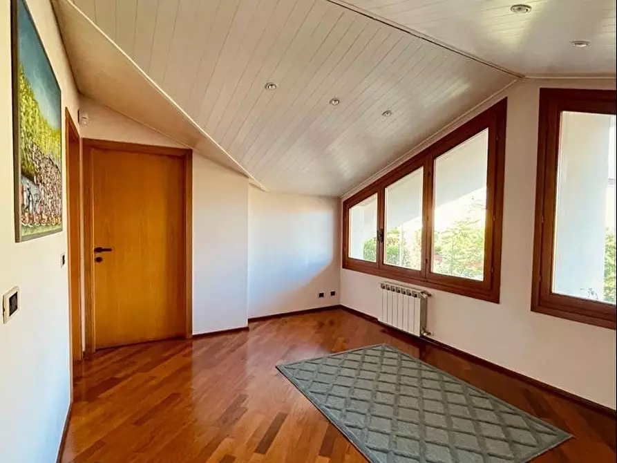 Immagine 6 di Villa in affitto  a Forte Dei Marmi