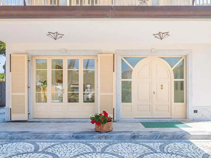 Immagine 90 di Villa in affitto  a Forte Dei Marmi