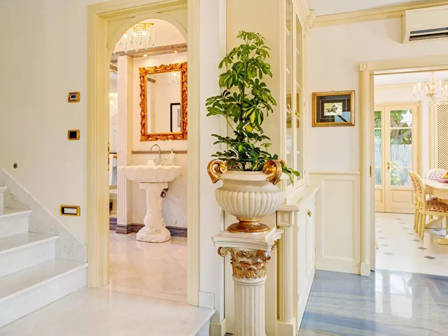 Immagine 63 di Villa in affitto  a Forte Dei Marmi