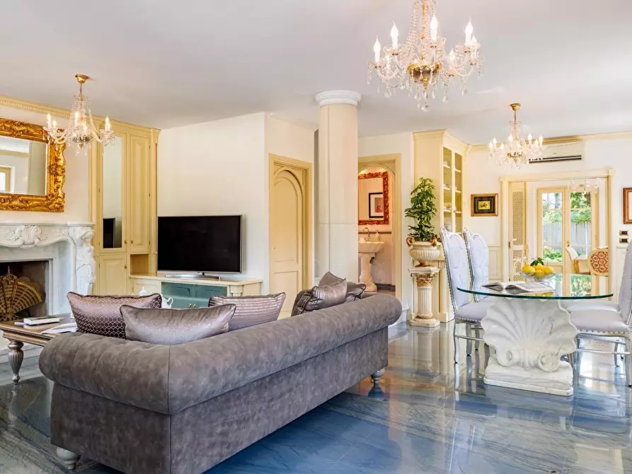 Immagine 69 di Villa in affitto  a Forte Dei Marmi