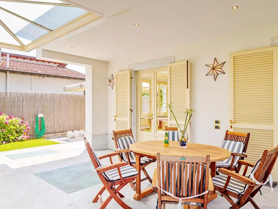 Immagine 73 di Villa in affitto  a Forte Dei Marmi