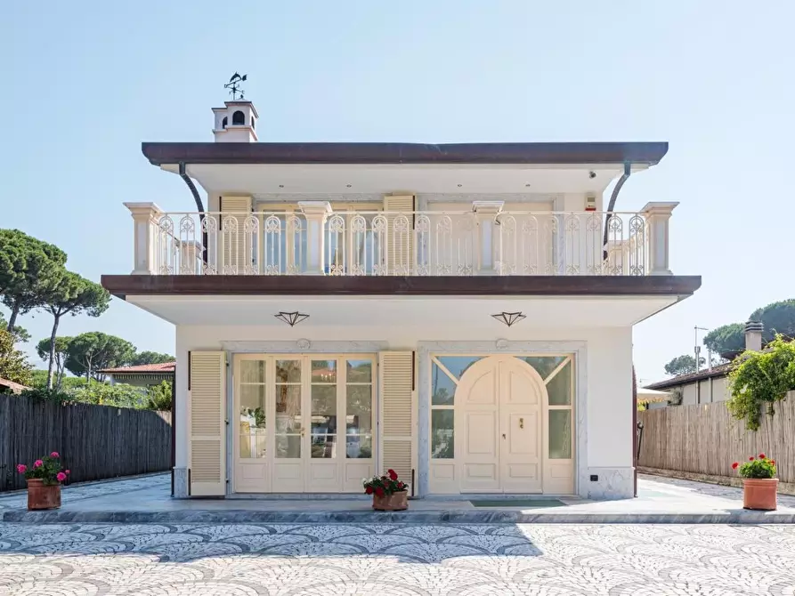 Immagine 94 di Villa in affitto  a Forte Dei Marmi