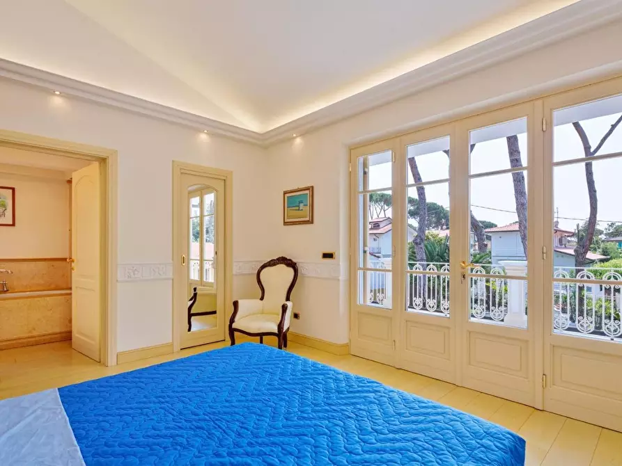 Immagine 36 di Villa in affitto  a Forte Dei Marmi