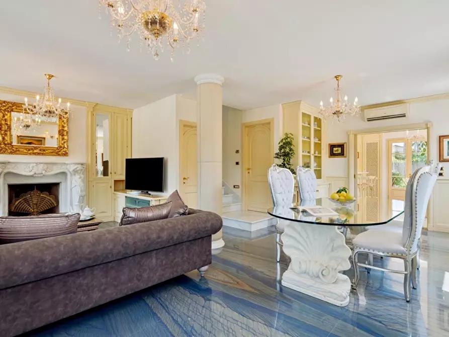 Immagine 58 di Villa in affitto  a Forte Dei Marmi