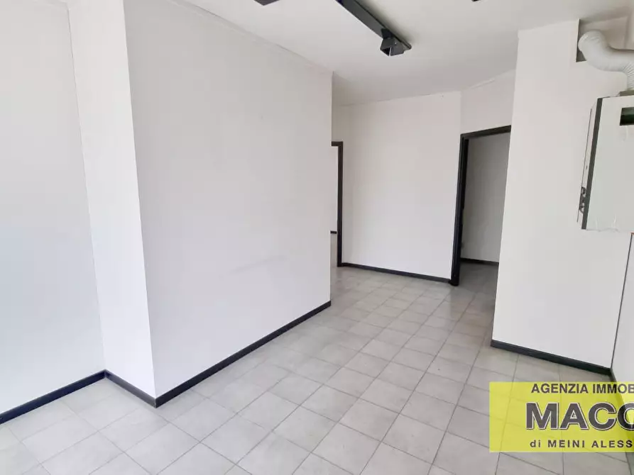 Immagine 2 di Ufficio in affitto  a Ponsacco