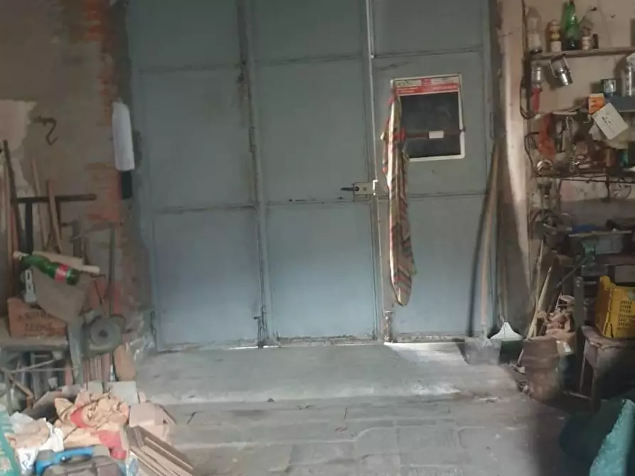 Immagine 5 di Magazzino in vendita  a Buti