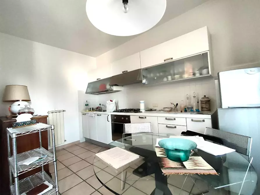 Immagine 2 di Appartamento in vendita  a Massa