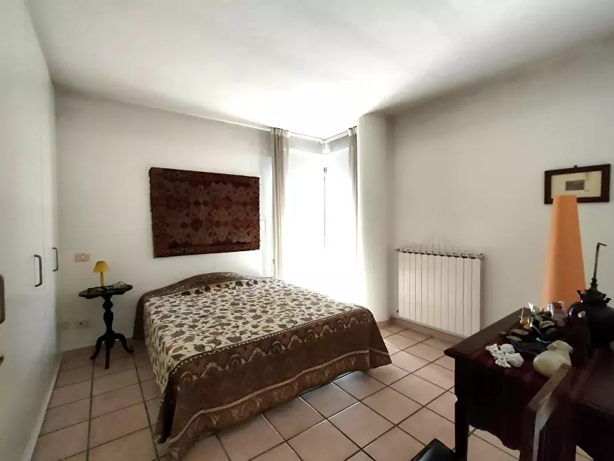 Immagine 3 di Appartamento in vendita  a Massa