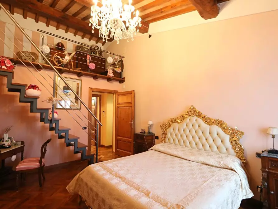 Immagine 23 di Casa colonica in vendita  a Cascina