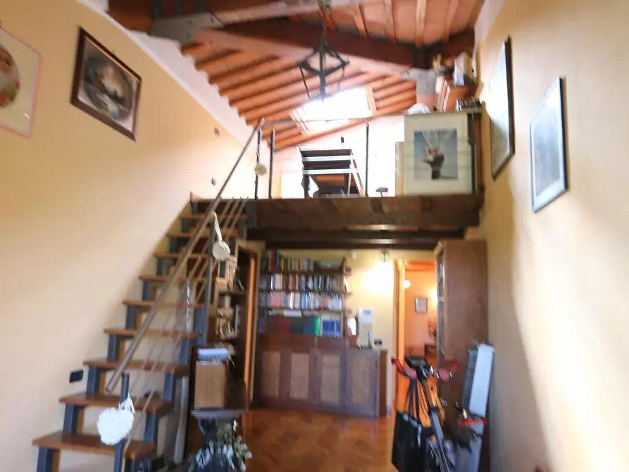 Immagine 31 di Casa colonica in vendita  a Cascina