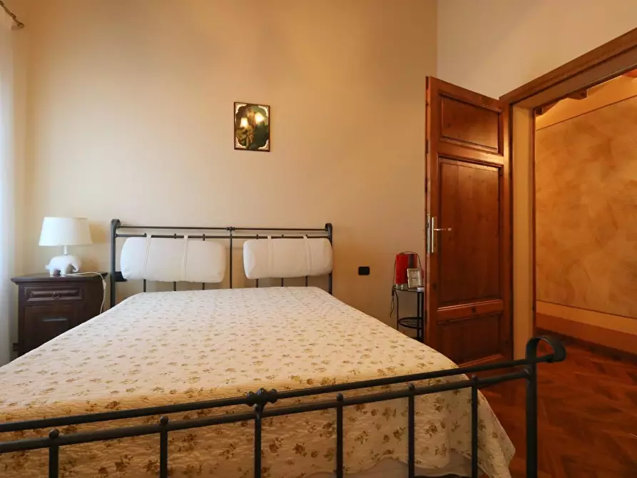 Immagine 20 di Casa colonica in vendita  a Cascina