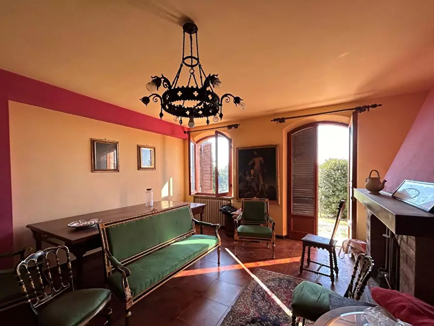 Immagine 11 di Villa in vendita  a Siena