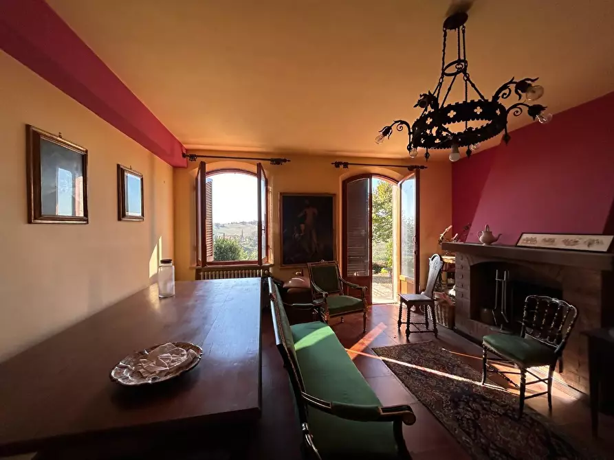 Immagine 12 di Villa in vendita  a Siena