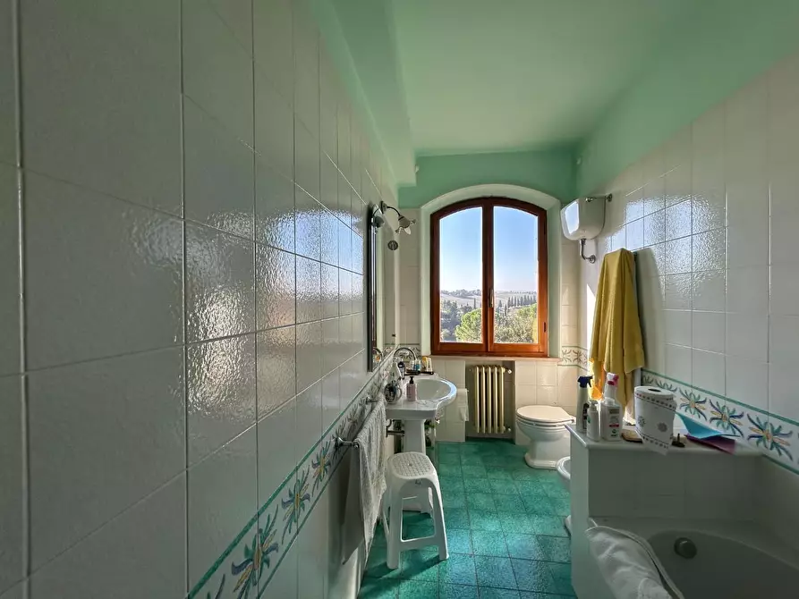 Immagine 14 di Villa in vendita  a Siena