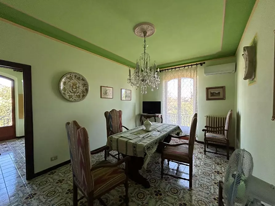 Immagine 17 di Villa in vendita  a Siena