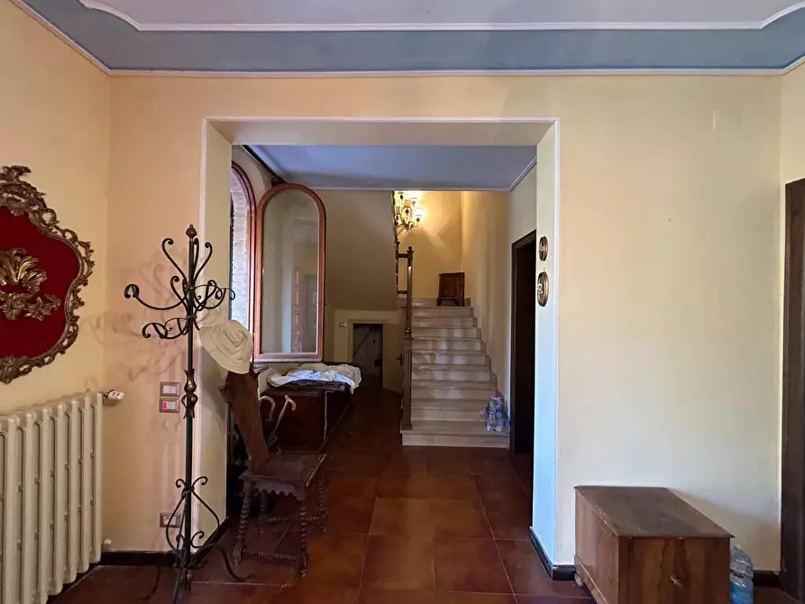 Immagine 8 di Villa in vendita  a Siena