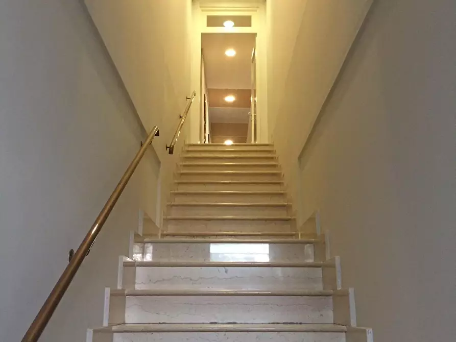 Immagine 6 di Ufficio in affitto  a Cascina