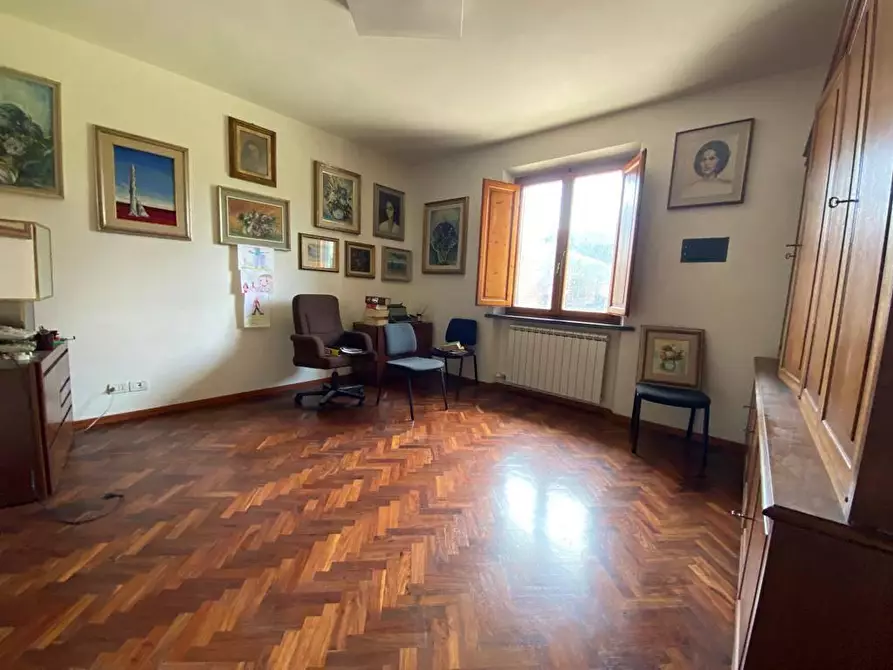 Immagine 17 di Villa in vendita  a Pisa