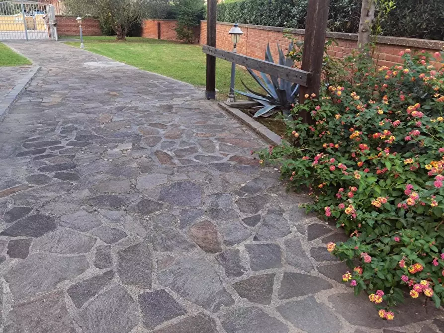 Immagine 10 di Villa in vendita  a Pisa