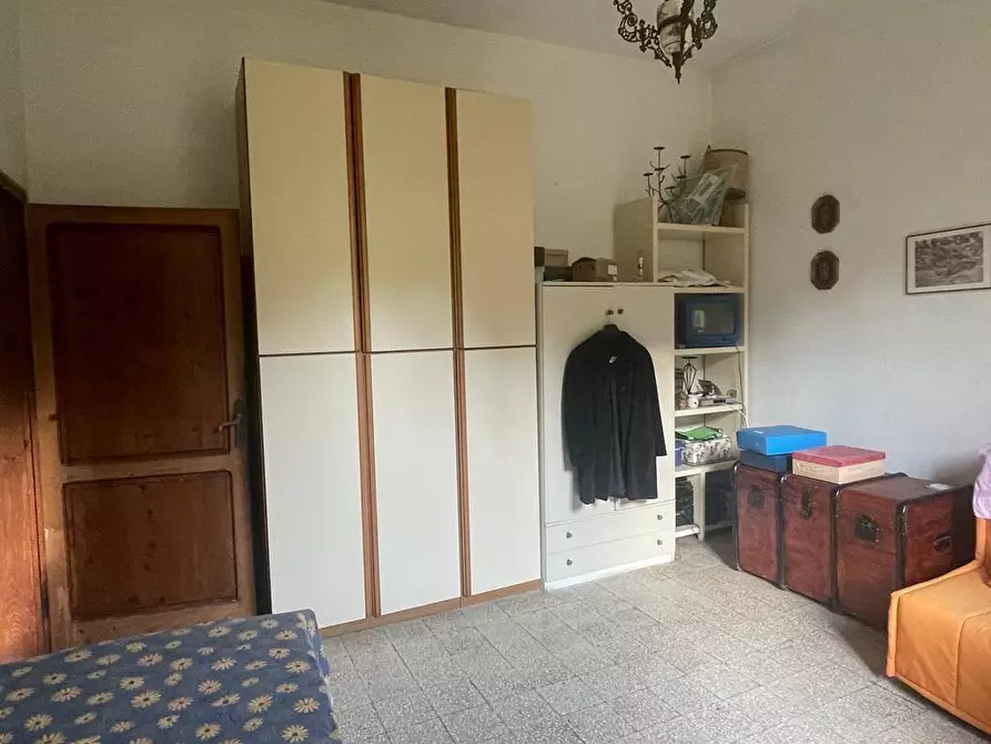 Immagine 15 di Casa indipendente in vendita  a Massa