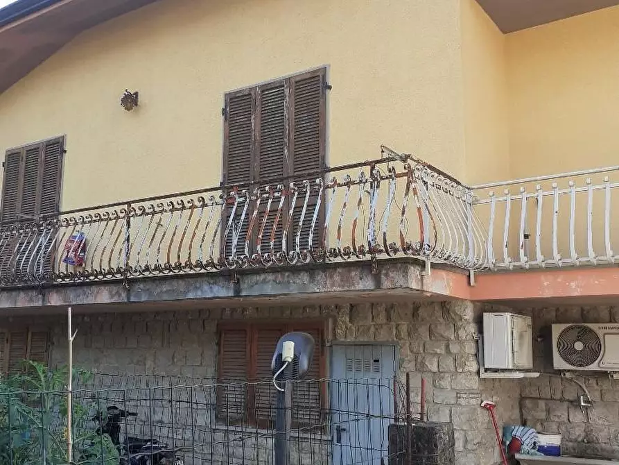 Immagine 7 di Villa in vendita  a Montignoso